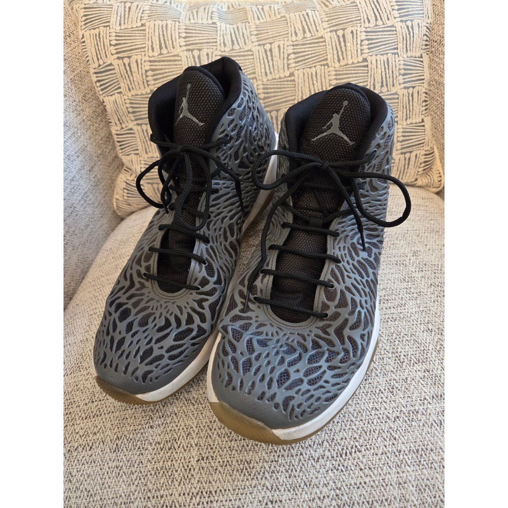 Jordan Men's Gray and Black Sneakers